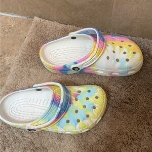Tye dye Crocs / always comfy
